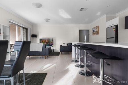 FULLY SERVICED THREE BEDROOM EXECUTIVE VILLA - Photo 2