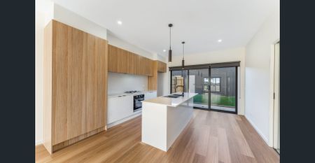 NEAR NEW 4 BEDROOM TOWNHOUSE - Photo 2