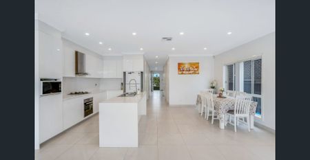 Spacious Five Bedroom Family Home in Prime Location! - Photo 3