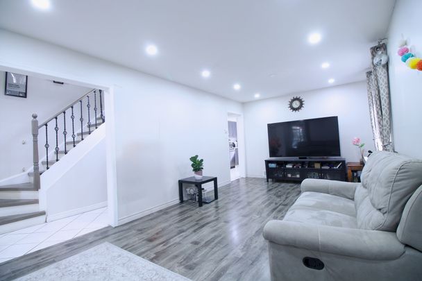 For Lease - 5125 Salishan Circle, Mississauga, Ontario - Photo 1