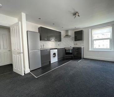 2 bedroom apartment to rent Wilmington Square, Eastbourne, BN21 - Photo 5