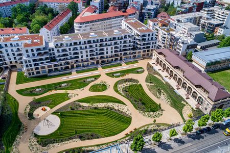 Top Ausstattung und Lage im Palais am Herzogin Garten. 4.OG mit EBK, Balkon, Parkett, Wanne/Dusche. - Photo 2