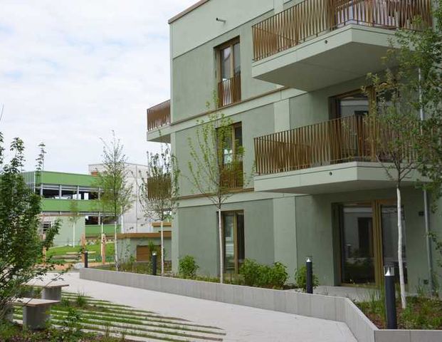 2-ZKB, barrierefrei, Terrasse zum geschützten und begrünten Innenhof - Foto 1