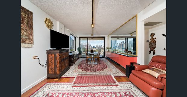 6 Month Lease - Prestigious Balmain East, Fully Furnished Apartment Showcasing Iconic Harbour Bridge and City Views. - Photo 1