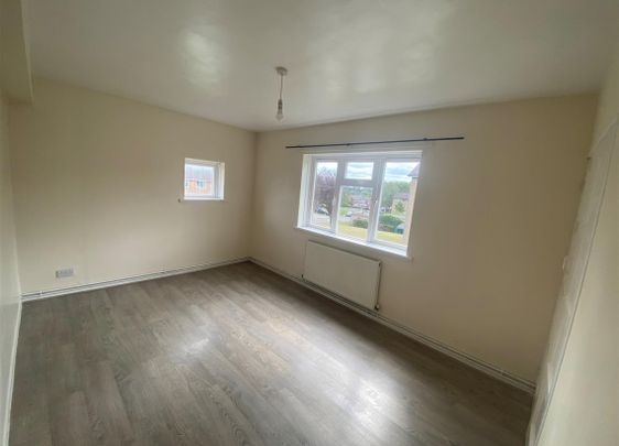 Long Close Avenue, Allesley Village, Coventry - Photo 1