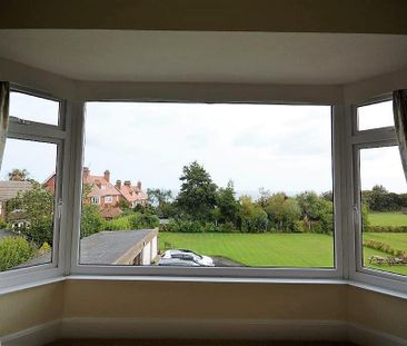 3 bedroom flat to rent - Photo 2