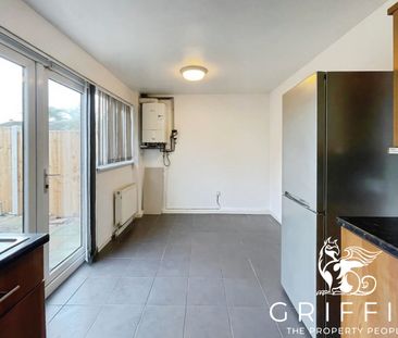 Bryon Gardens, Tilbury, rm18 - Photo 5