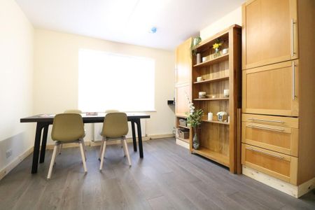 3 bedroom semi-detached house to rent - Photo 3