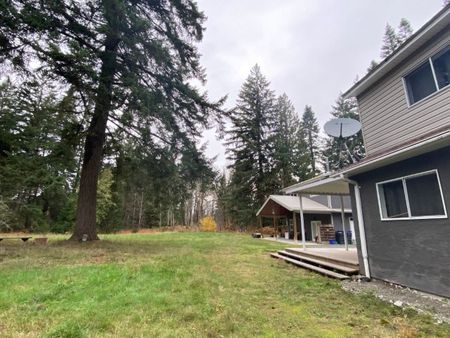 1115 Spruston Road - Photo 2