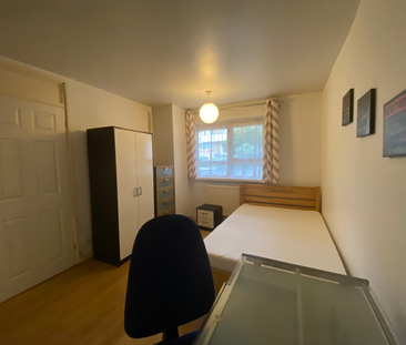 3 bedroom apartment to rent Rednal House, 102 Greetham Street, Sout... - Photo 3