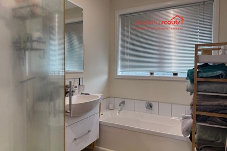 Sunny Fendalton Home with Designer Indoor and Outdoor Living - Photo 4