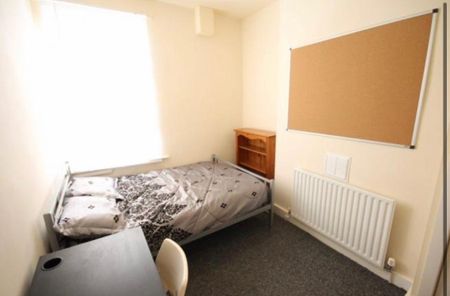 7 Bed - 12 Ebberston Terrace, Hyde Park, Leeds - LS6 1AU - Student - Photo 2