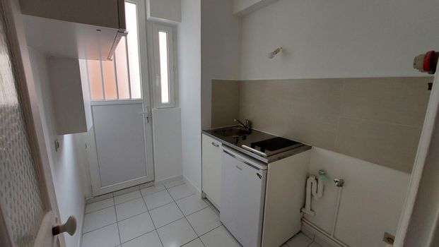 location Appartement T1 DE 30m² À PARIS - Photo 1