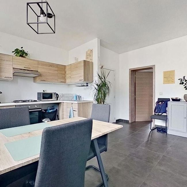 Appartement te huur in Anderlecht voor € 950 met 1 slaapkamer - Foto 1