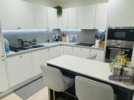 2 bedroom flat to rent - Photo 5