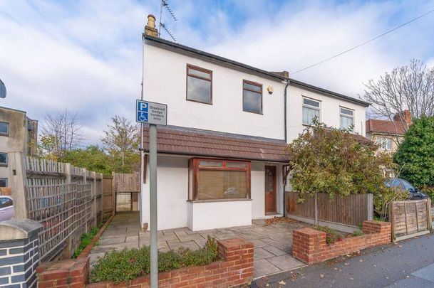 3 bedroom terraced house to rent - Photo 1