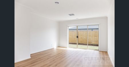 Brand new 4 bedroom house - Photo 4