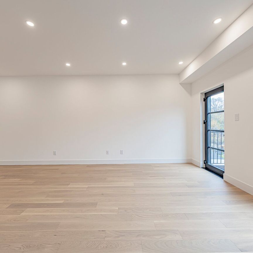 For Lease - 14 Holmesdale Road Unit# 101, Toronto, Ontario - Photo 1