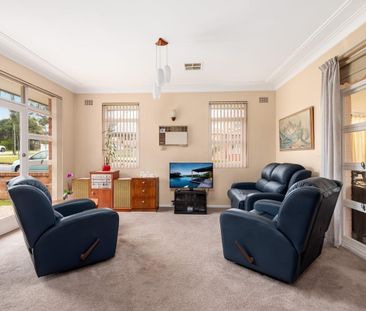 SPACIOUS HOME IN A SOUGHT AFTER LOCATION - Photo 6