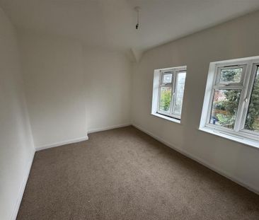 3 bedroom end of terrace house to rent - Photo 1