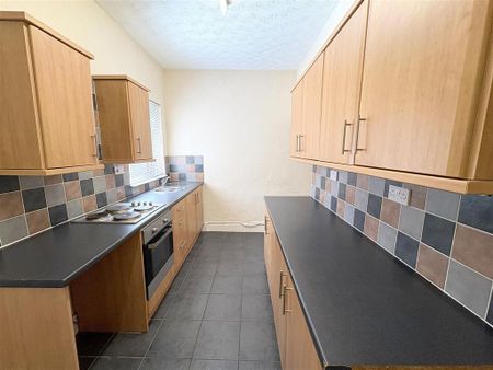 2 bedroom terraced house to rent - Photo 4