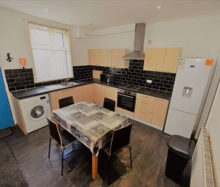 3 bedroom House in Burley Lodge Terrace Bed, Leeds - Photo 6