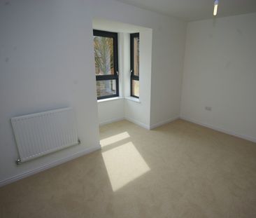 Terraced House to rent on - Photo 2