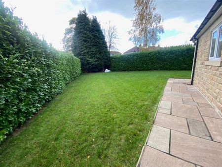 3 bedroom detached bungalow to rent - Photo 3