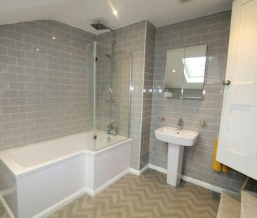 Semi-detached house to rent on - Photo 6