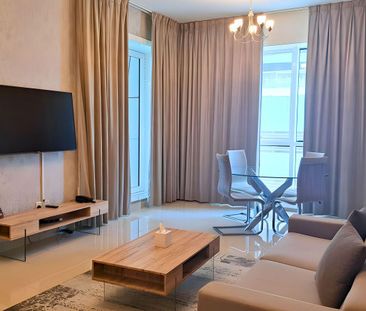 Spacious Apartment in the Heart of Dubai Marina - Photo 1