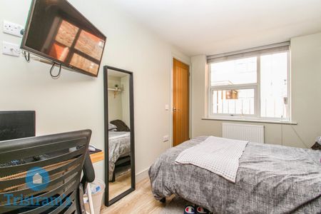 2 bed Apartment for Rent - Photo 5