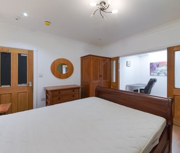 Room in a Shared House, Willoughby Lane, N17 - Photo 1