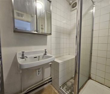 2 bedroom maisonette to rent - Photo 5