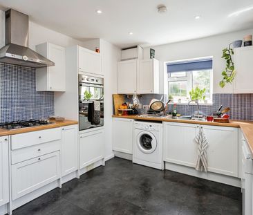 3 bedroom semi-detached to rent Mill Road, Lewes. - Photo 4