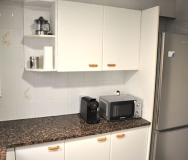 Apartamento de alquiler en Carrer de Santa Bàrbara, Centre - Photo 1