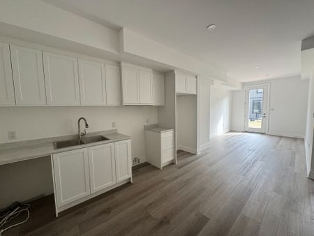 For Lease - 7489 Marvel Drive Unit# Main - 2, Niagara Falls, Ontario - Photo 2