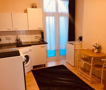 Studio Flat, Wimborne Road, N17 - Photo 6