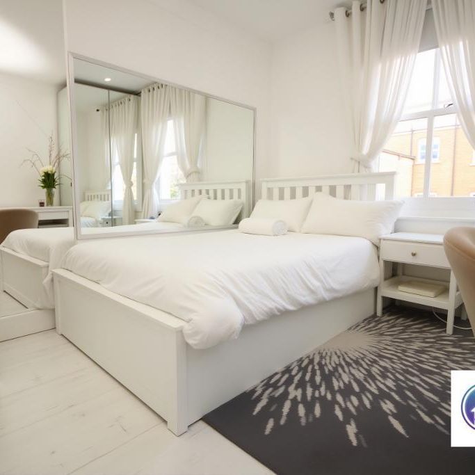1 bedroom in a flat share to rent - Photo 1