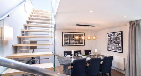 Merchant Square East, Paddington and Bayswater, London, W2 - Photo 2