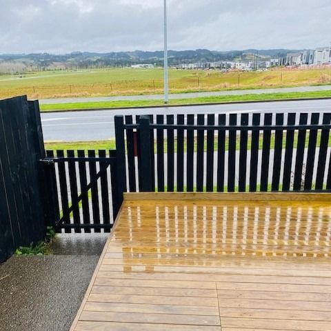 SILVERDALE, 2 BEDROOMS - Photo 1