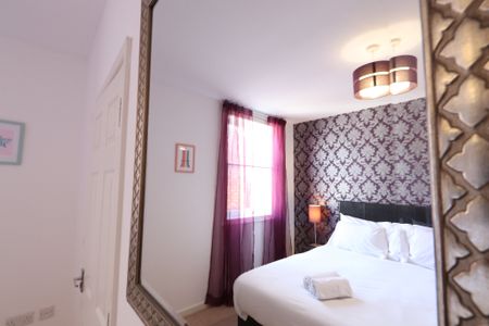 2 Bedroom Home – Medium Let - Photo 2