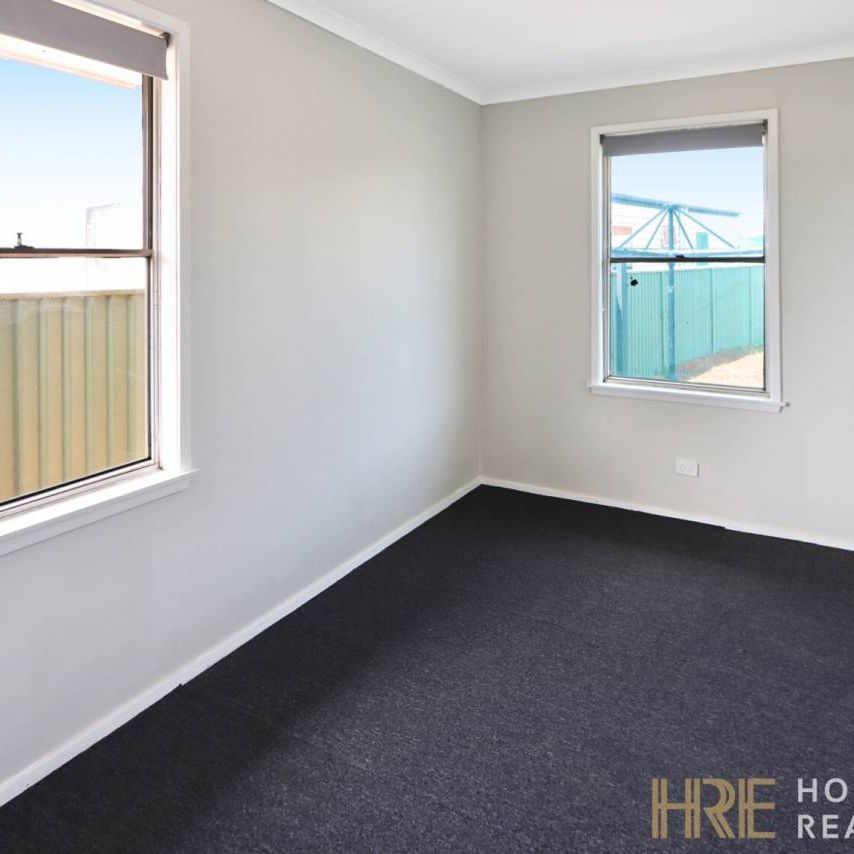 Newly Renovated 3 Bedroom Home - Photo 1