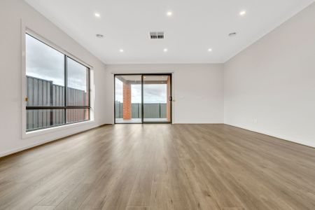 Lovely Residence In A Thriving Estate.. - Photo 3