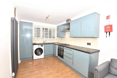 4 bedroom terraced house to rent - Photo 4