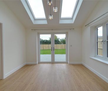 4 bedroom detached house to rent - Photo 5