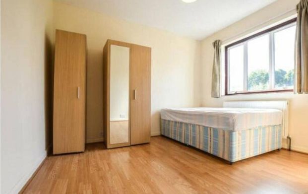 4 bedroom terraced house to rent - Photo 1