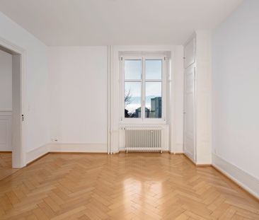 Charming 4-room art nouveau apartment with far-reaching views - Photo 1