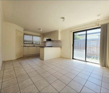 Altona Meadows - Photo 4