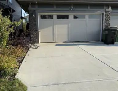 Bright and Spacious Half Duplex with Bonus Room & Backyard in Glenridding Ravine | Edmonton - Photo 1