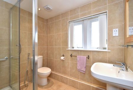 3 bedroom terraced house to rent - Photo 2